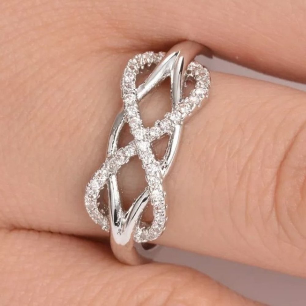 Sterling silver infinity ring - Picture 2 of 4